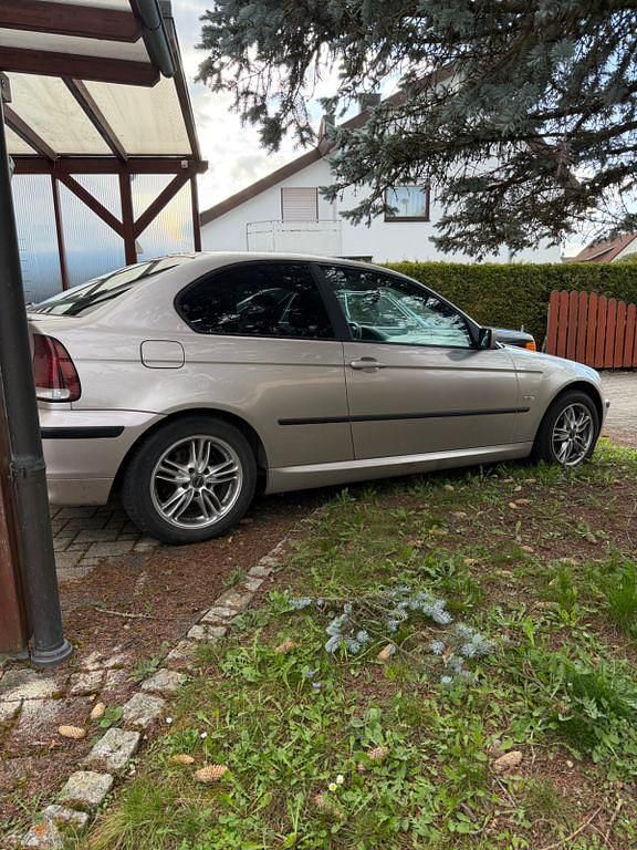 Second-hand BMW 316 116 CP (85 kW) 2003 Argintiu Berlinǎ