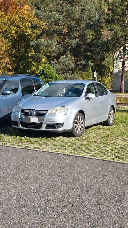 Silber Gebraucht 2005 VW Jetta Comfortline Limousine | 3.500 € (Etwas zu teuer) - Bild 1/1
