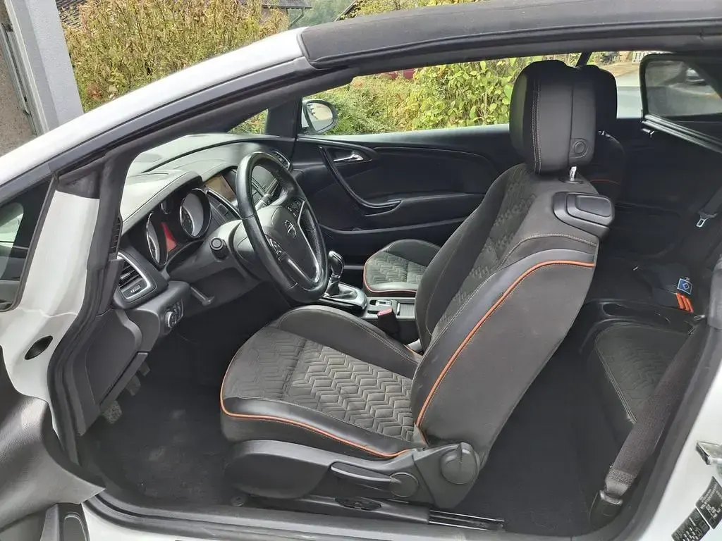 Gebraucht Opel Cascada Edition 140 PS (102 kW) 2015 Weiß Cabrio
