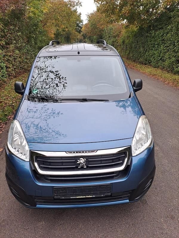 Gebraucht Peugeot Partner Tepee 98 PS (72 kW) 2017 Blau Van / Kleinbus