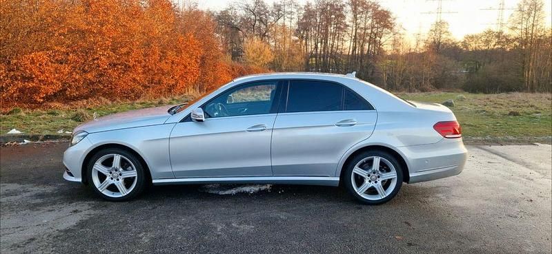 Gebraucht Mercedes E200 Elegance 184 PS (135 kW) 2015 Silber Limousine