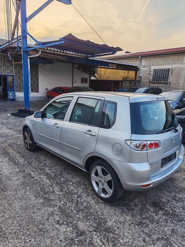 Second-hand Mazda 2 80 CP (58 kW) 2006 Argintiu Hatchback