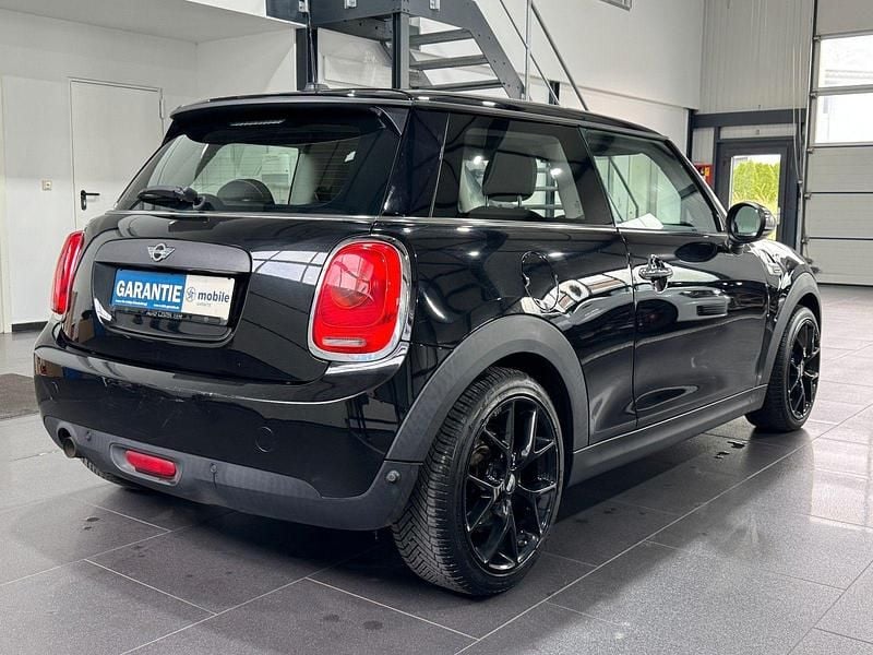 Second-hand Mini One D 95 CP (69 kW) 2015 Negru Hatchback