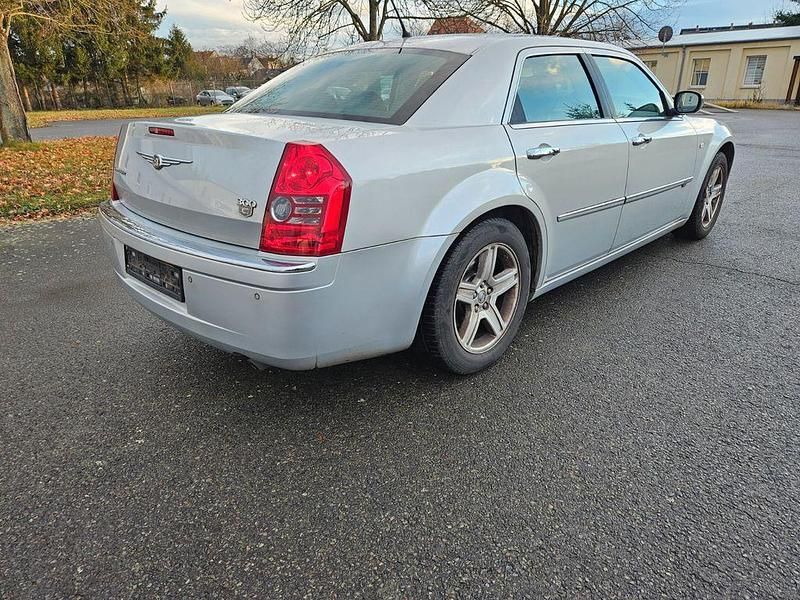 Gebraucht Chrysler 300C 177 PS (130 kW) 2010 Silber Limousine