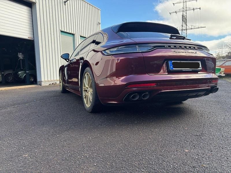 Gebraucht Porsche Panamera Turbo S Sport Turismo 700 PS (514 kW) 2021 Rot Limousine