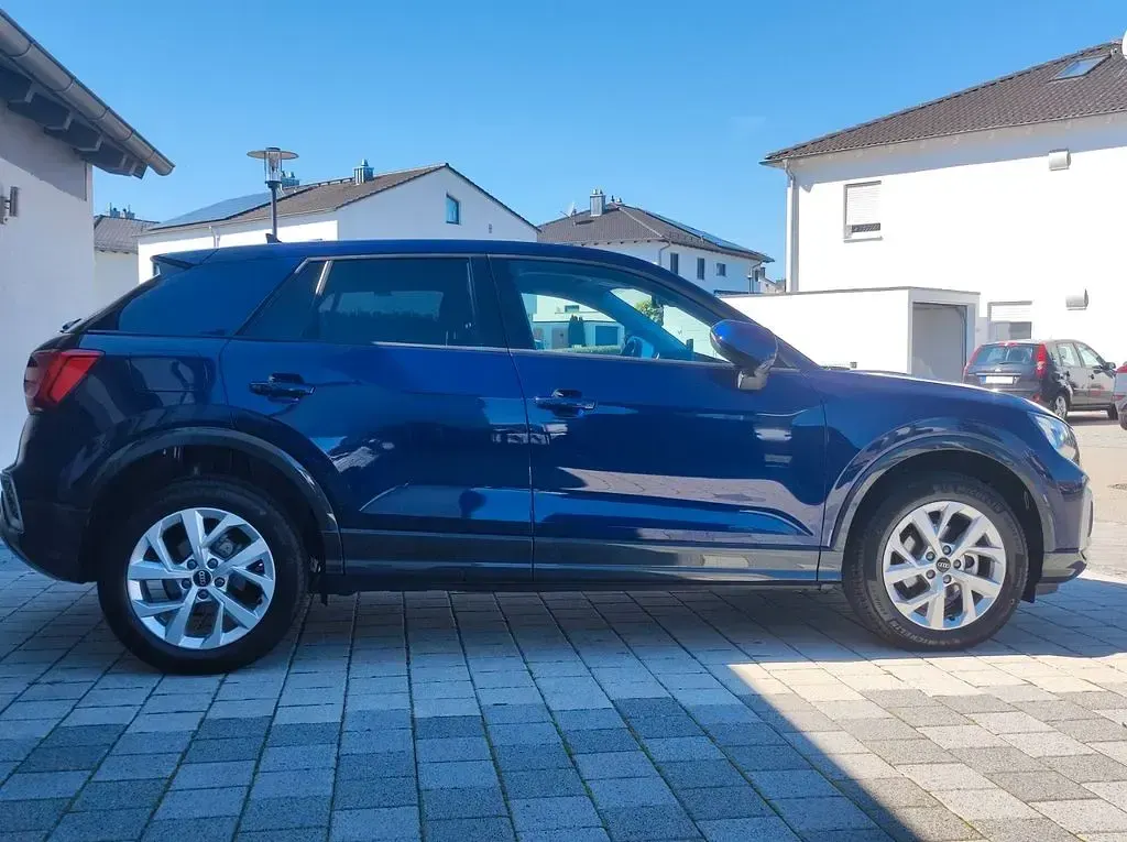 Gebraucht Audi Q2 Advanced Plus 150 PS (110 kW) 2024 Blau SUV