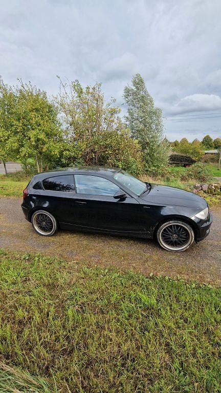 Schwarz Gebraucht 2008 BMW 116 Kleinwagen | 2.000 € (Superpreis) - Bild 1/4