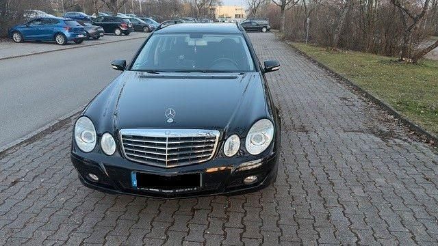 Gebraucht Mercedes E200 Classic 184 PS (135 kW) 2008 Schwarz Kombi