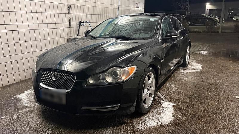 Używany Jaguar XF 211 KM (155 kW) 2010 Czarny Sedan/Limuzyna
