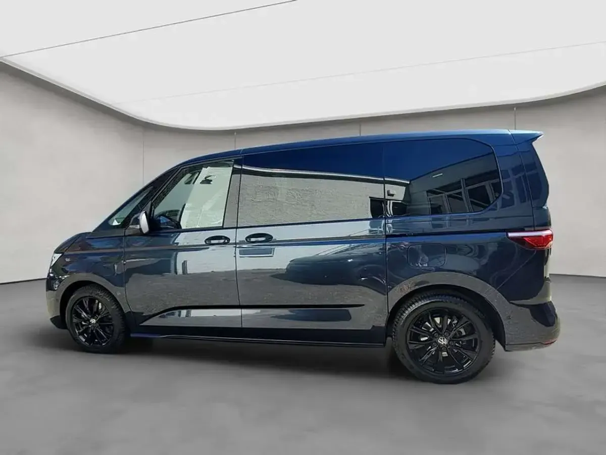 Gebraucht VW Multivan Life 150 PS (110 kW) 2025 Blau Van / Kleinbus