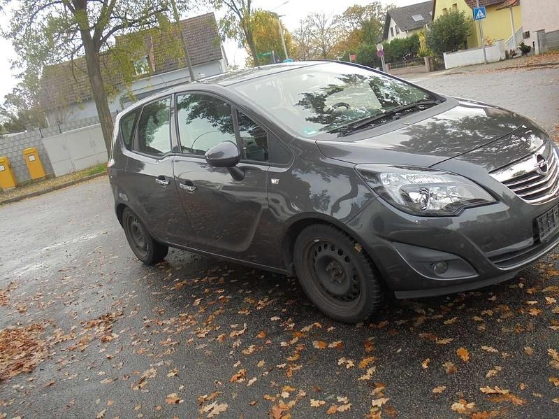 Gebraucht Opel Meriva Color Edition 120 PS (88 kW) 2012 Grau Van / Kleinbus