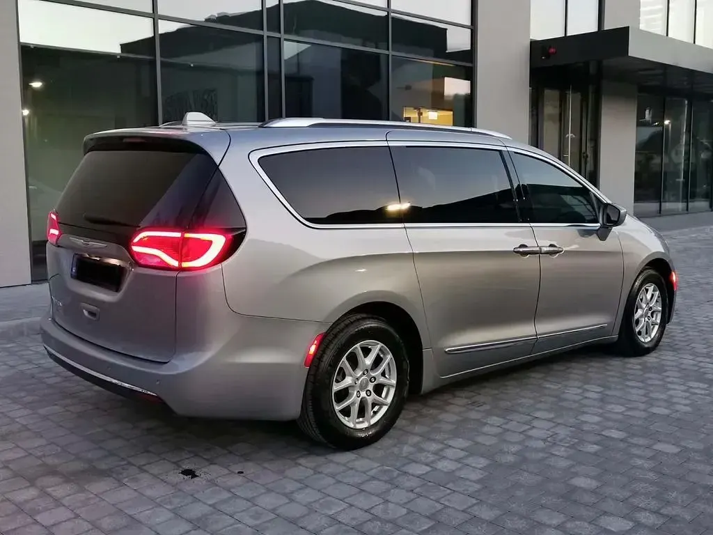 Gebraucht Chrysler Pacifica 291 PS (214 kW) 2020 Silber Van / Kleinbus
