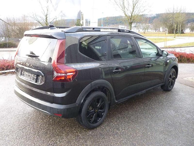Gebraucht Dacia Jogger Extreme 110 PS (80 kW) 2023 Perlmuttschwarzmetallic Van / Kleinbus
