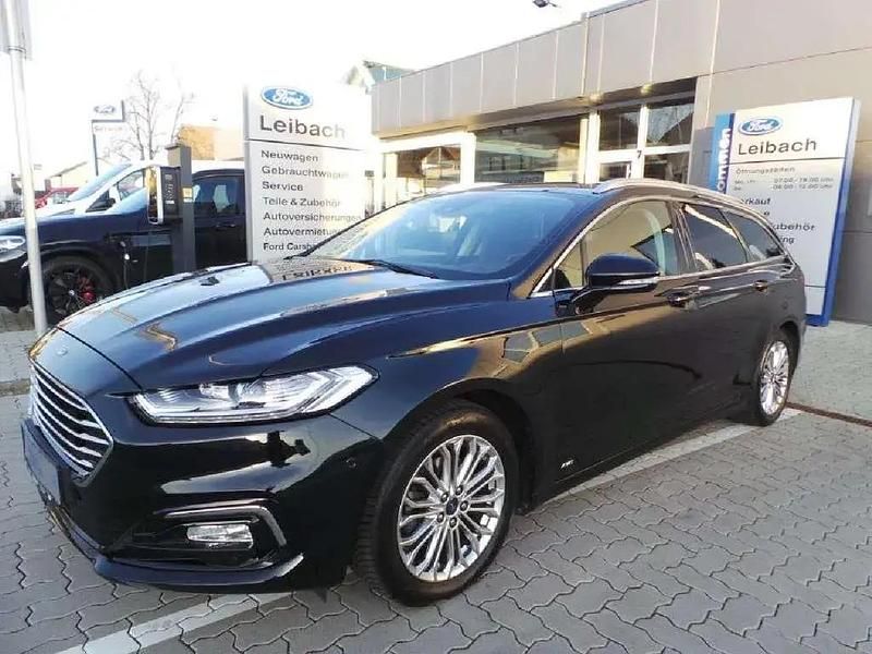Gebraucht Ford Mondeo Titanium 190 PS (139 kW) 2020 Schwarz metallic Kombi