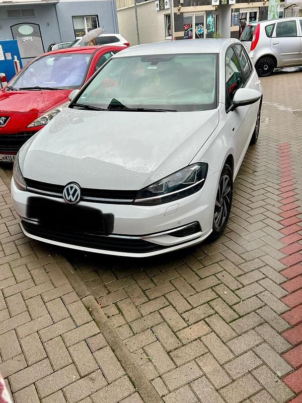 Weiß Gebraucht 2018 VW Golf VII Limousine | 13.000 € (Fairer Preis) - Bild 1/4