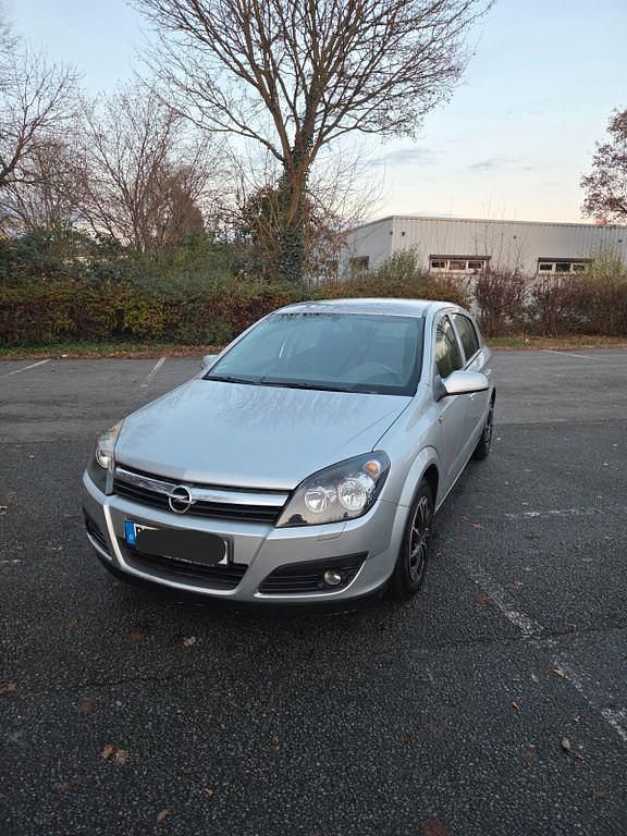 Grau Gebraucht 2006 Opel Astra Limousine | 700 € (Superpreis) - Bild 1/4