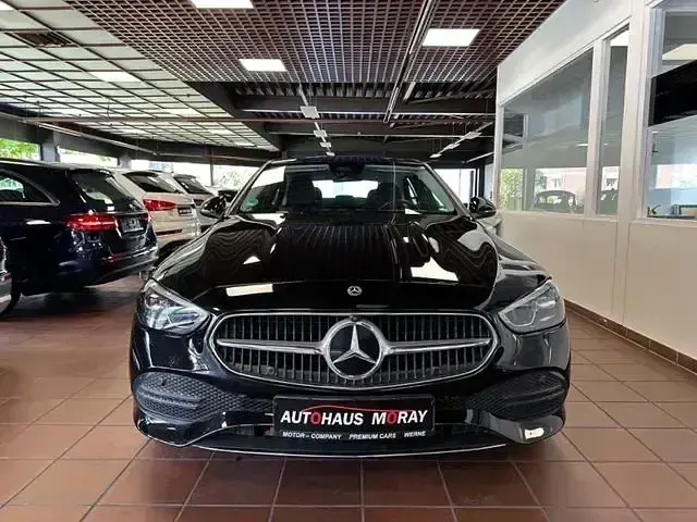 Gebraucht Mercedes C200 Night 204 PS (150 kW) 2022 Obsidianschwarz  metalliclack Limousine