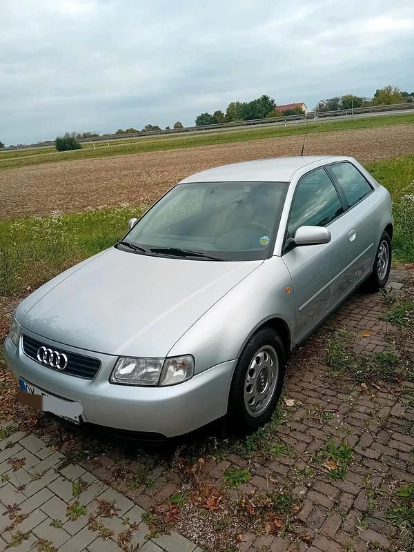 Silber Gebraucht 2000 Audi A3 Limousine | 1.800 € - Bild 1/3