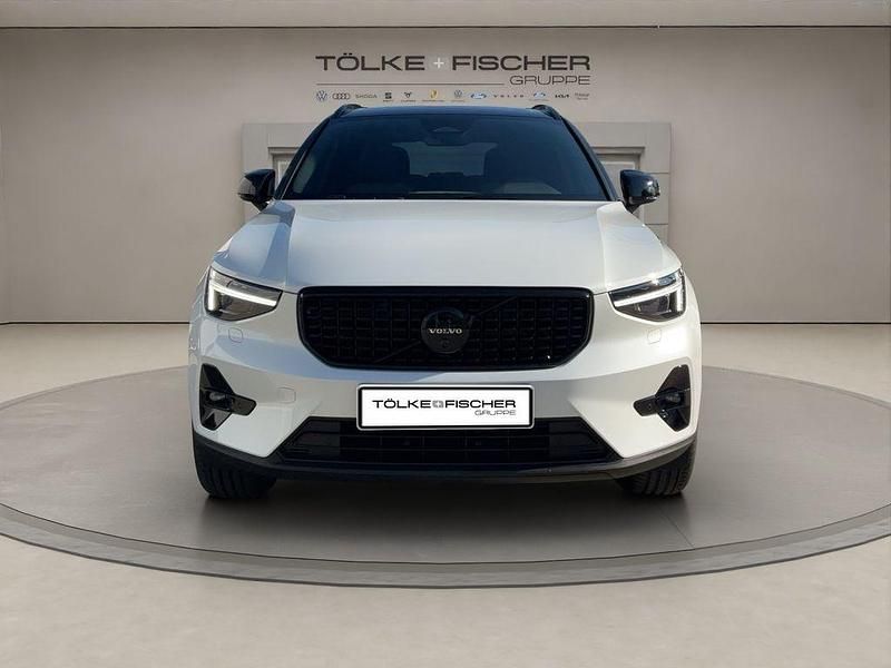 Neu Volvo XC40 Plus 163 PS (119 kW) 2025 Weiß SUV