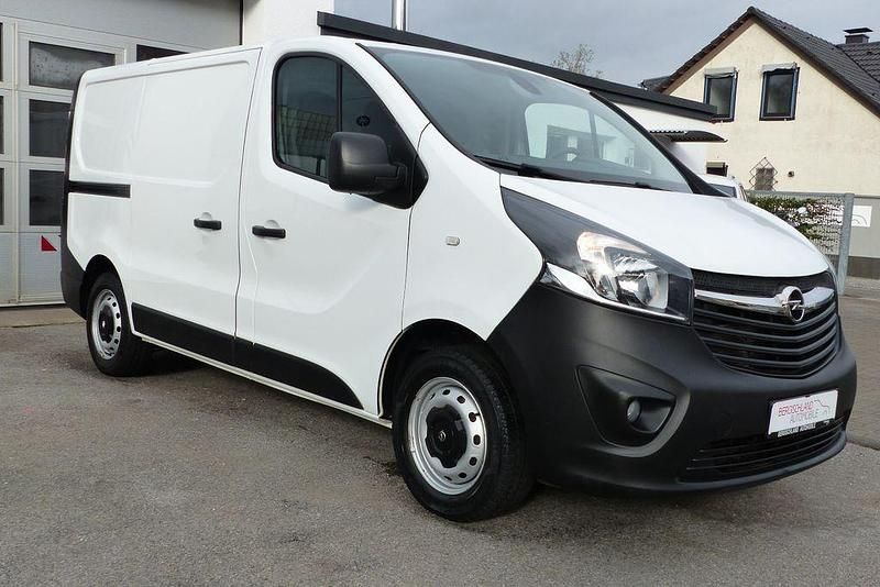 Gebraucht Opel Vivaro 121 PS (88 kW) 2019 Weiß Van / Kleinbus