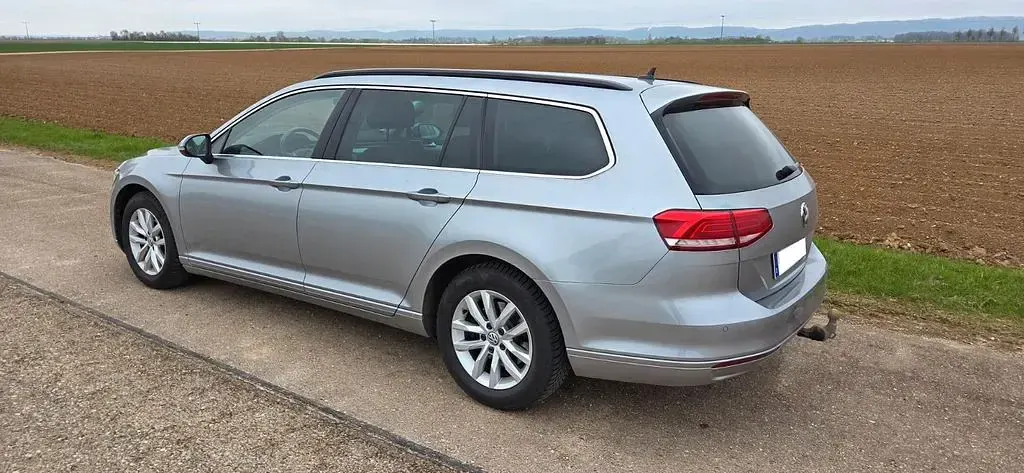 Używany VW Passat Comfortline 150 KM (110 kW) 2017 Srebrny Kombi