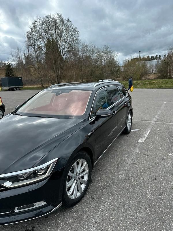 Gebraucht VW Passat Highline 239 PS (175 kW) 2015 Schwarz Kombi