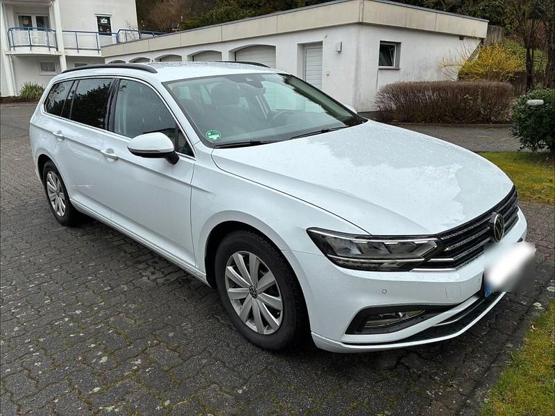 Gebraucht VW Passat 200 PS (147 kW) 2023 Weiß Kombi