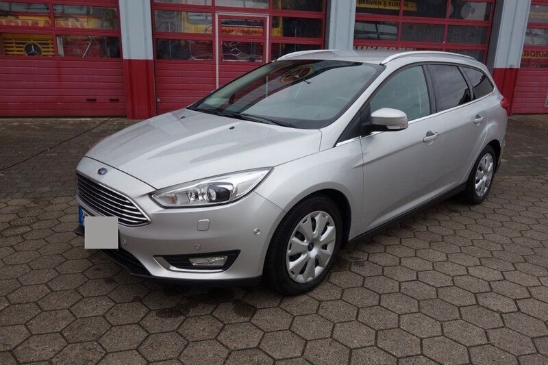 Gebraucht Ford Focus Titanium 125 PS (91 kW) 2018 Silber Limousine