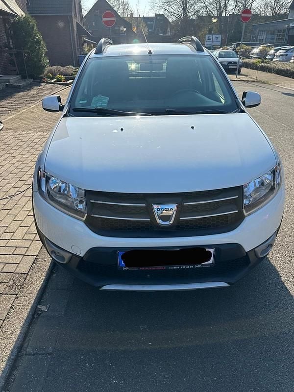Gebraucht Dacia Sandero Stepway 90 PS (66 kW) 2016 Weiß Limousine