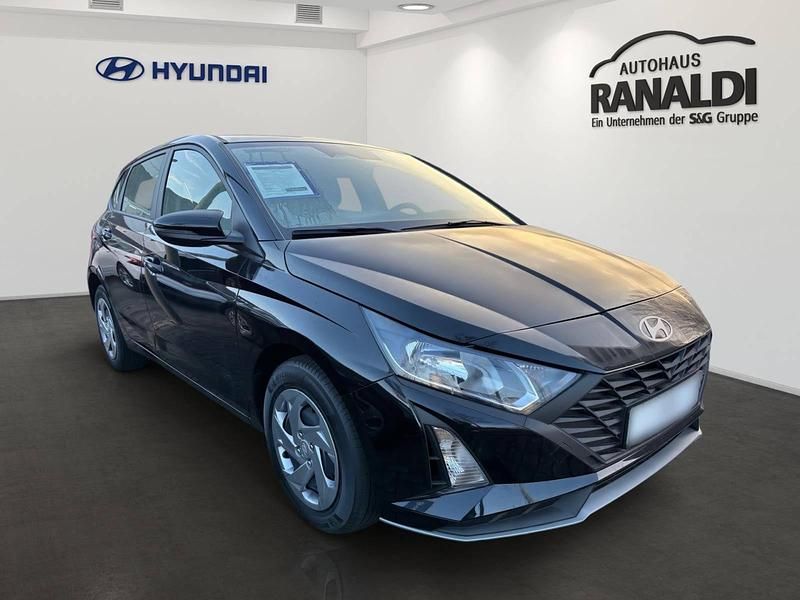 Neu Hyundai i20 Select 58 PS (42 kW) 2025 Phantom black (schwarz) Kleinwagen