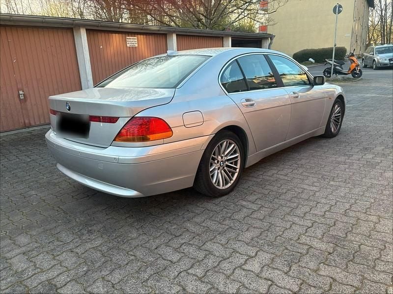 Gebraucht BMW 745 333 PS (244 kW) 2001 Silber Limousine
