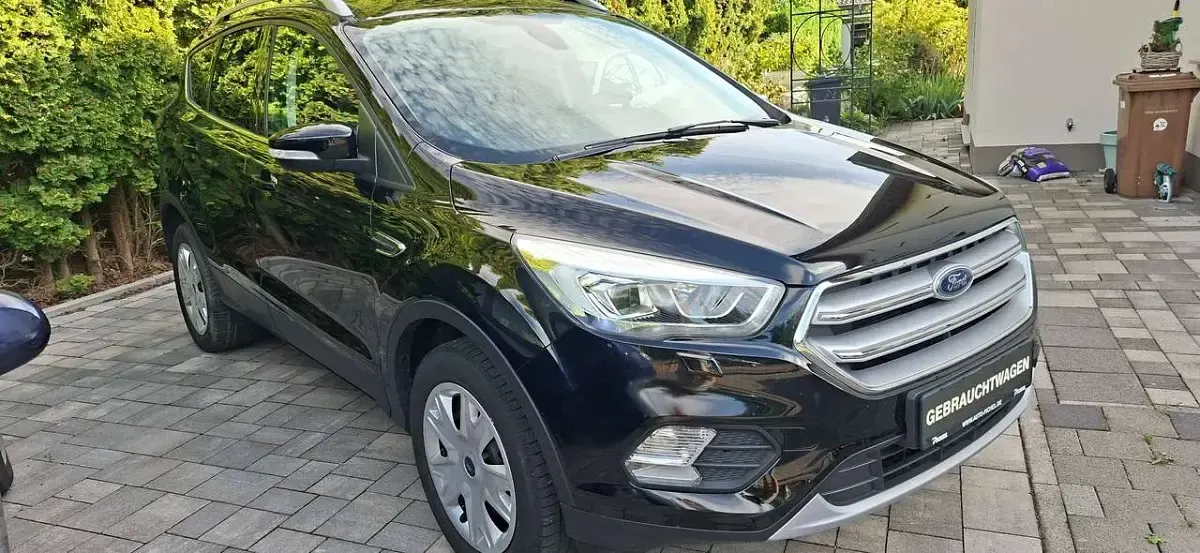 Gebraucht Ford Kuga Titanium 150 PS (110 kW) 2018 Iridiumschwarz metallic SUV