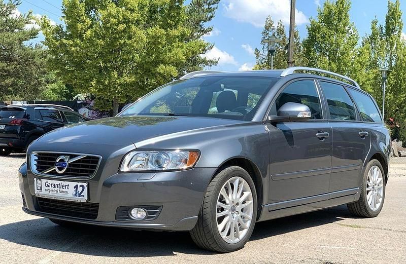 Grau Gebraucht 2012 Volvo V50 Kombi | 12.900 € - Bild 1/4