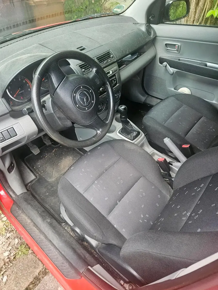 Gebraucht Mazda 2 75 PS (55 kW) 2005 Rot Kleinwagen
