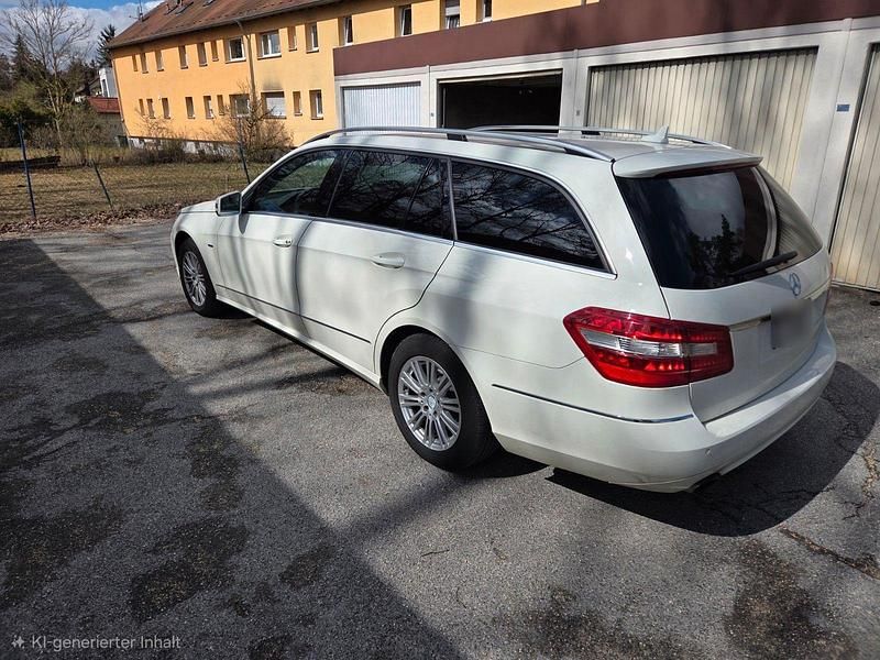 Gebraucht Mercedes E250 Elegance 204 PS (150 kW) 2010 Weiß Kombi