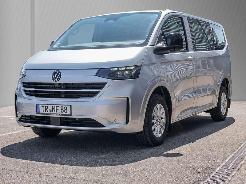 Gebraucht VW T7 Life 150 PS (110 kW) 2025 Light grey metallic Van