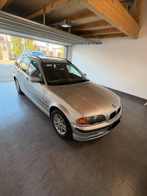 Gebraucht BMW 318 118 PS (86 kW) 2001 Silber Kombi