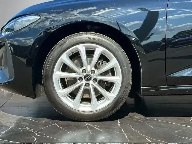 Gebraucht Audi A5 Sport 204 PS (150 kW) 2025 Mythosschwarz metallic Kombi