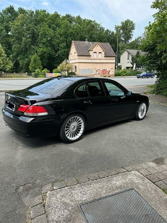 Gebraucht BMW 740 306 PS (225 kW) 2008 Schwarz Limousine