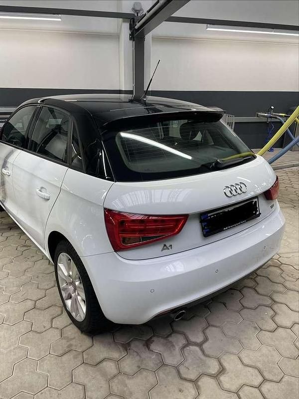 Gebraucht Audi A1 Sportback Ambition 105 PS (77 kW) 2014 Weiß Kleinwagen