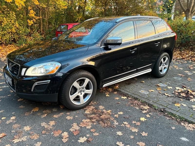 Schwarz Gebraucht 2013 Volvo XC60 R-Design SUV | 14.000 € (Fairer Preis) - Bild 1/4