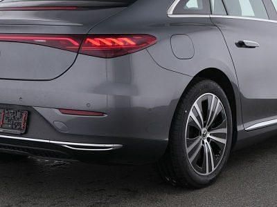 Gebraucht Mercedes EQE300 Advanced Plus 244 kW (333 PS) 2024 Blau Limousine