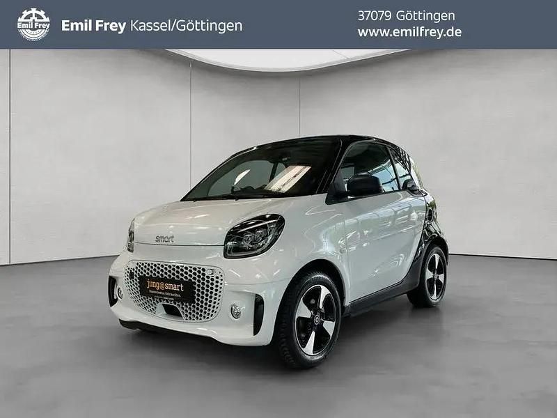 Weiß Gebraucht 2024 Smart ForTwo Electric Drive Passion Exclusive Coupé | 15.832 € (Fairer Preis) - Bild 1/4