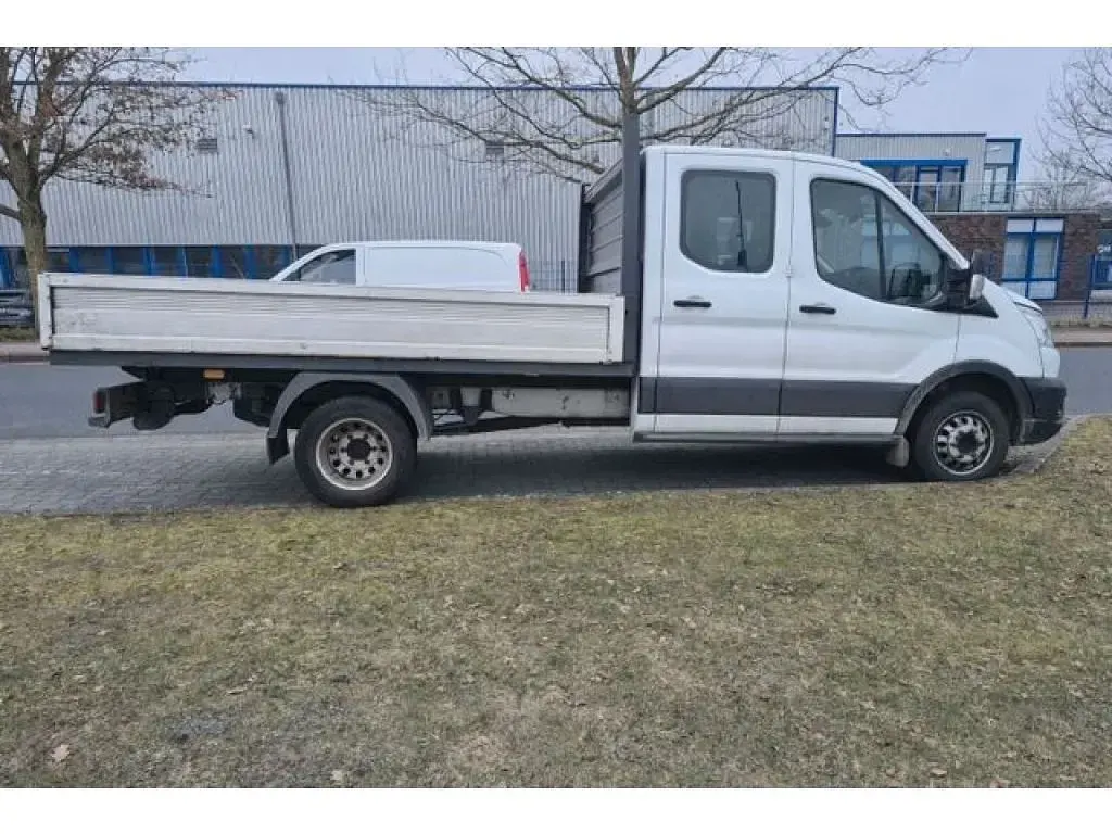 Gebraucht Ford Transit Trend 170 PS (125 kW) 2021 Frozen white Van