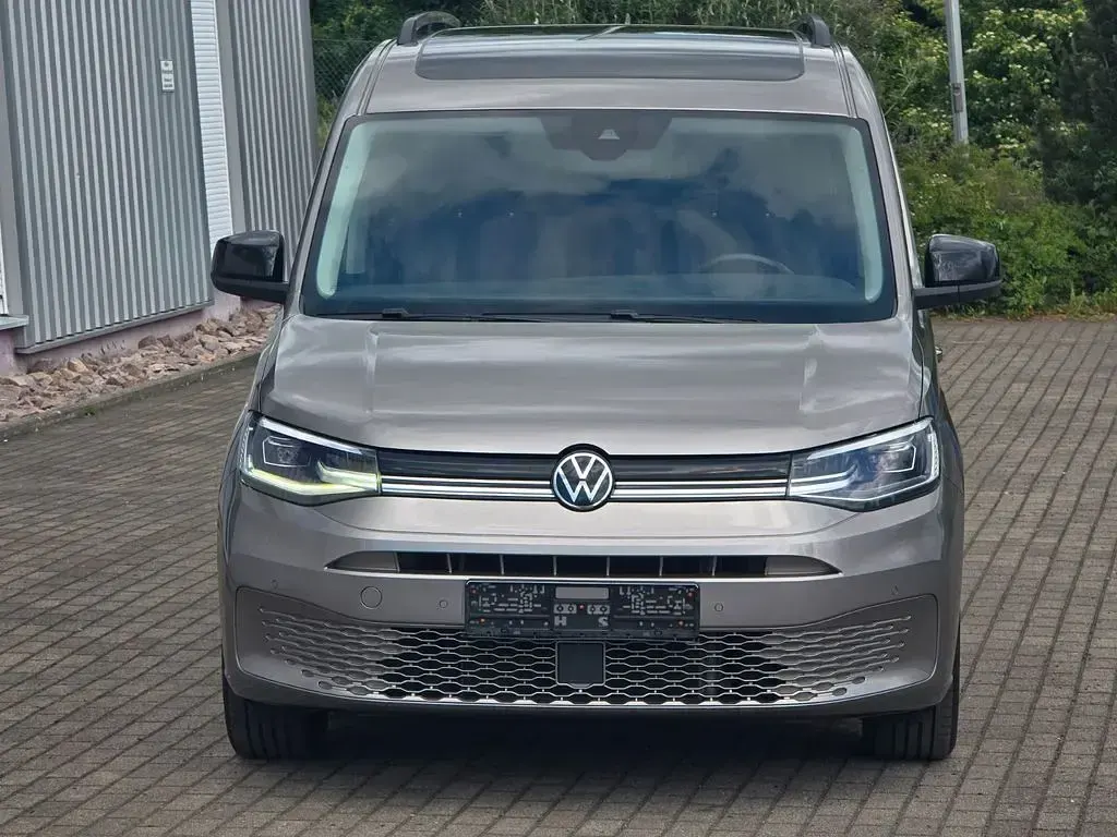 Gebraucht VW Caddy Maxi Style 122 PS (89 kW) 2023 Mojavebeige Van / Kleinbus