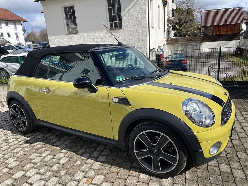 Gebraucht Mini Cooper Cabriolet 120 PS (88 kW) 2009 Gelb Cabrio