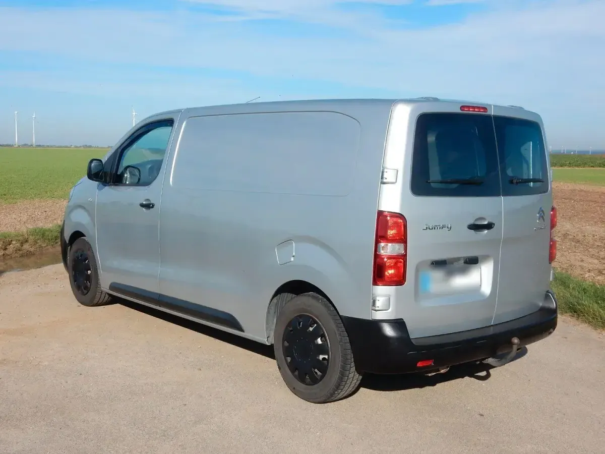 Gebraucht Citroën Jumpy 95 PS (69 kW) 2016 Silber Van / Kleinbus