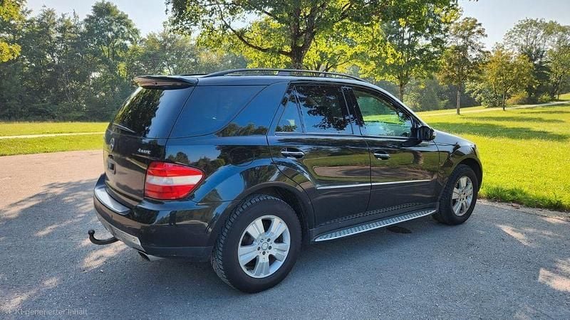 Gebraucht Mercedes ML320 224 PS (164 kW) 2007 Schwarz SUV