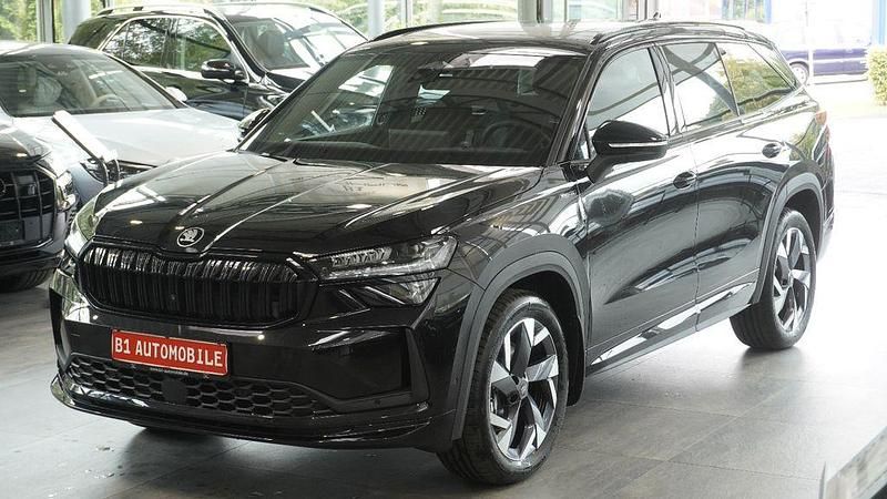 Schwarz Neu 2025 Skoda Kodiaq SportLine SUV | 52.991 € (Fairer Preis) - Bild 1/4