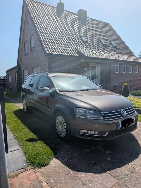 Gebraucht VW Passat Comfortline 140 PS (102 kW) 2014 Braun Kombi